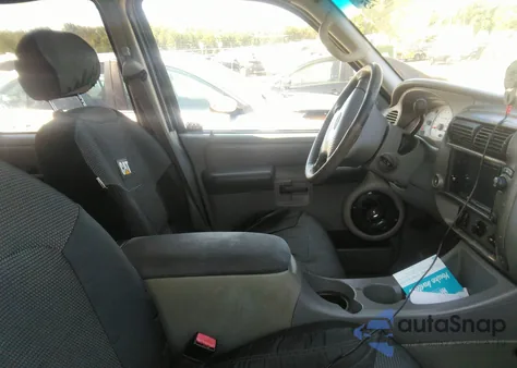 2003 Ford Explorer Sport Trac z USA, uszkodzony, nr VIN 1FMZU67E23UA72648